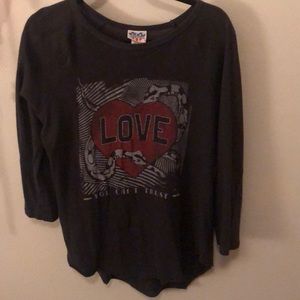 Graphic Quarter Sleeve